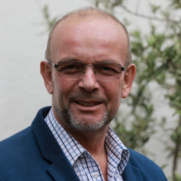  Bernd Schiefer